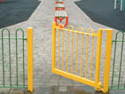 Easy-Gate is a self-closing safety gate